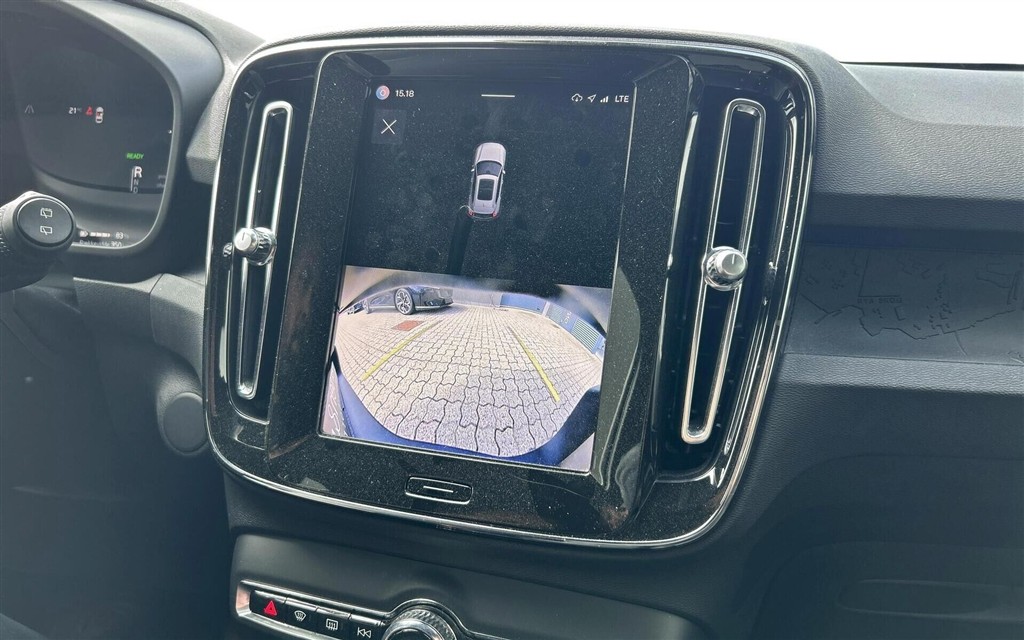 Volvo XC40 Recharge Extended Range Core 252HK 5d Aut. - Image 16
