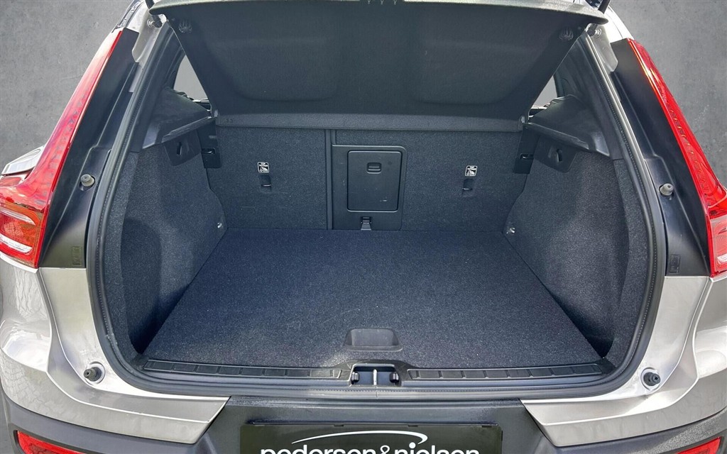 Volvo XC40 Recharge Extended Range Core 252HK 5d Aut. - Image 22
