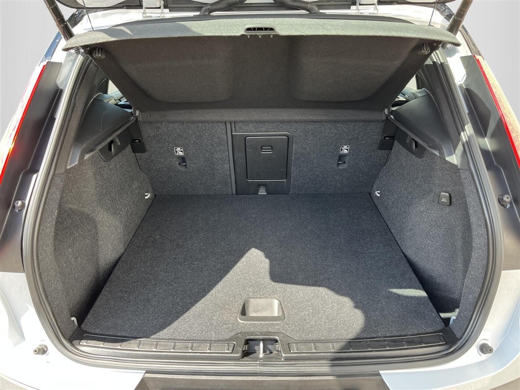 Volvo XC40 P8 Recharge Twin Plus AWD 408HK 5d Aut. - Image 10