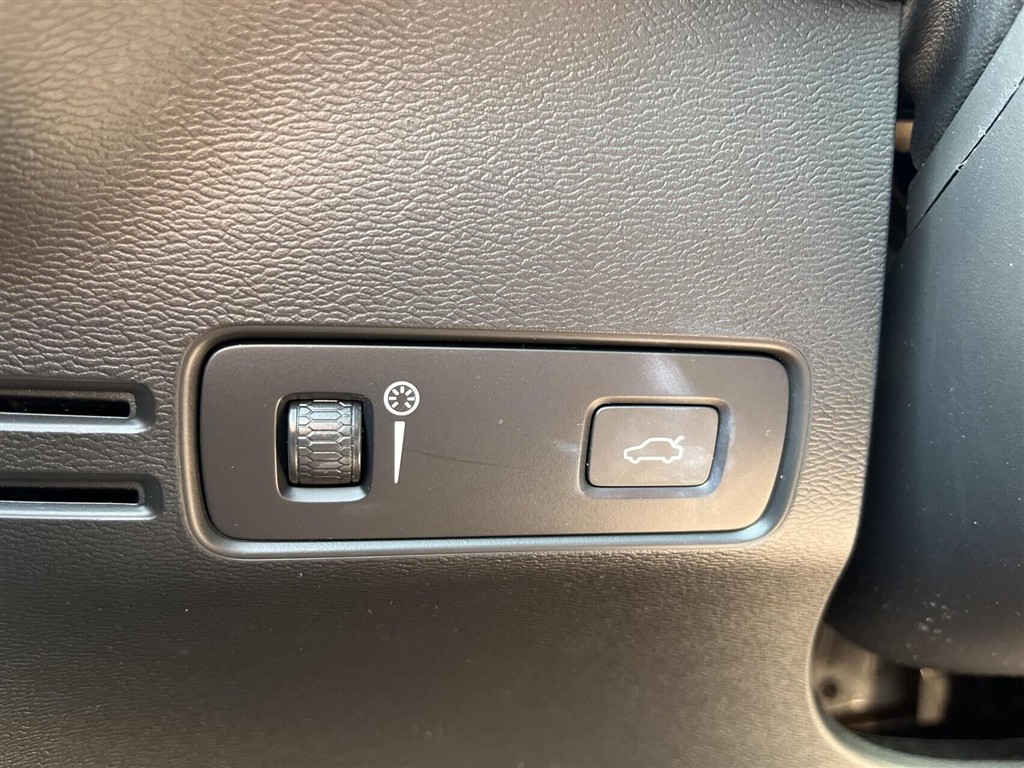 Volvo XC40 P8 Recharge Twin Plus AWD 408HK 5d Aut. - Image 23