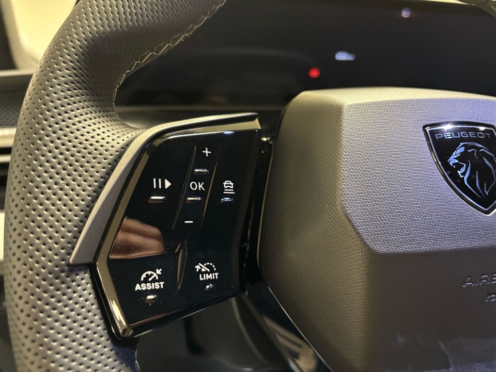 Peugeot e-5008 EL GT 210HK 5d Aut. - Image 9