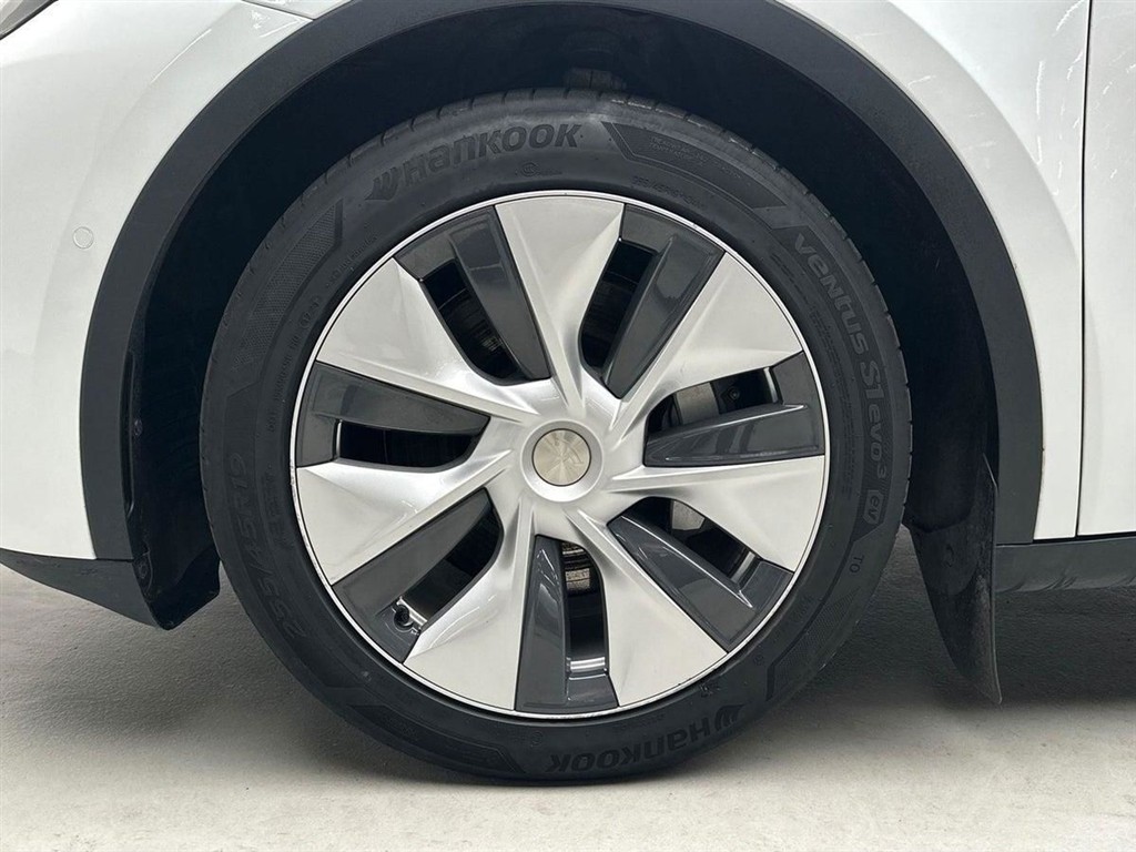 Tesla Model Y EL Long Range AWD 514HK 5d Aut. - Image 8