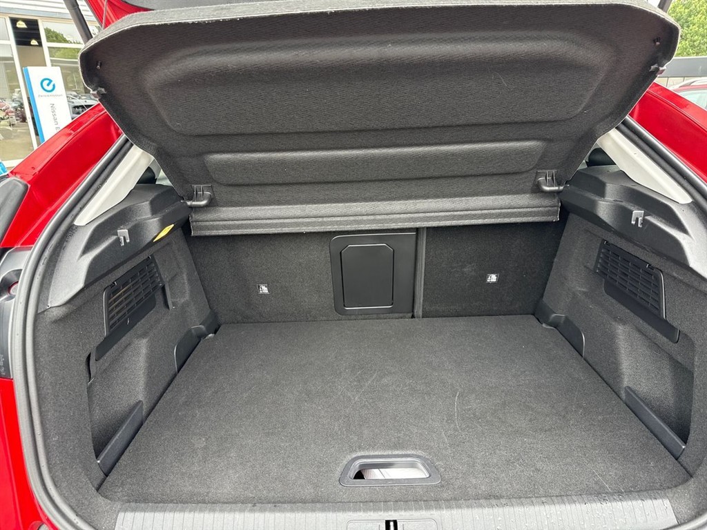 Citroën e-C4 EL Shine 136HK 5d Aut. - Image 14