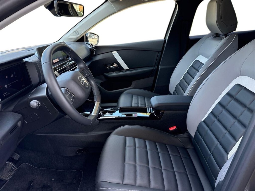 Citroën e-C4 EL Max 156HK 5d Aut. - Image 10