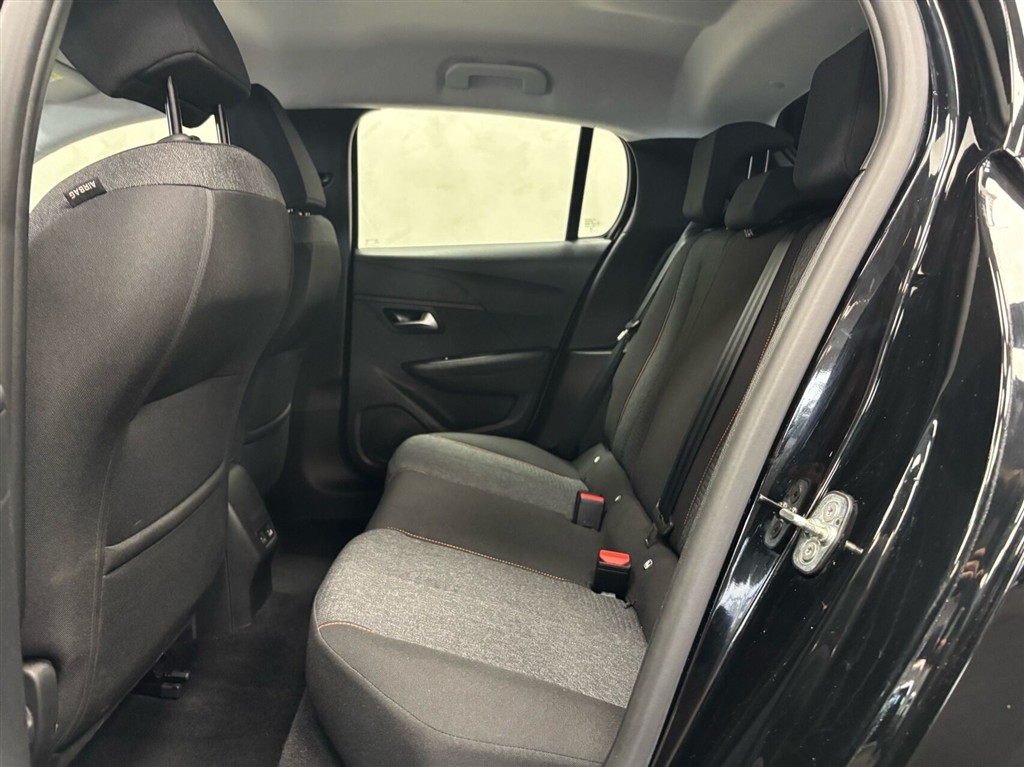 Peugeot e-208 EL Style 136HK 5d Aut. - Image 9