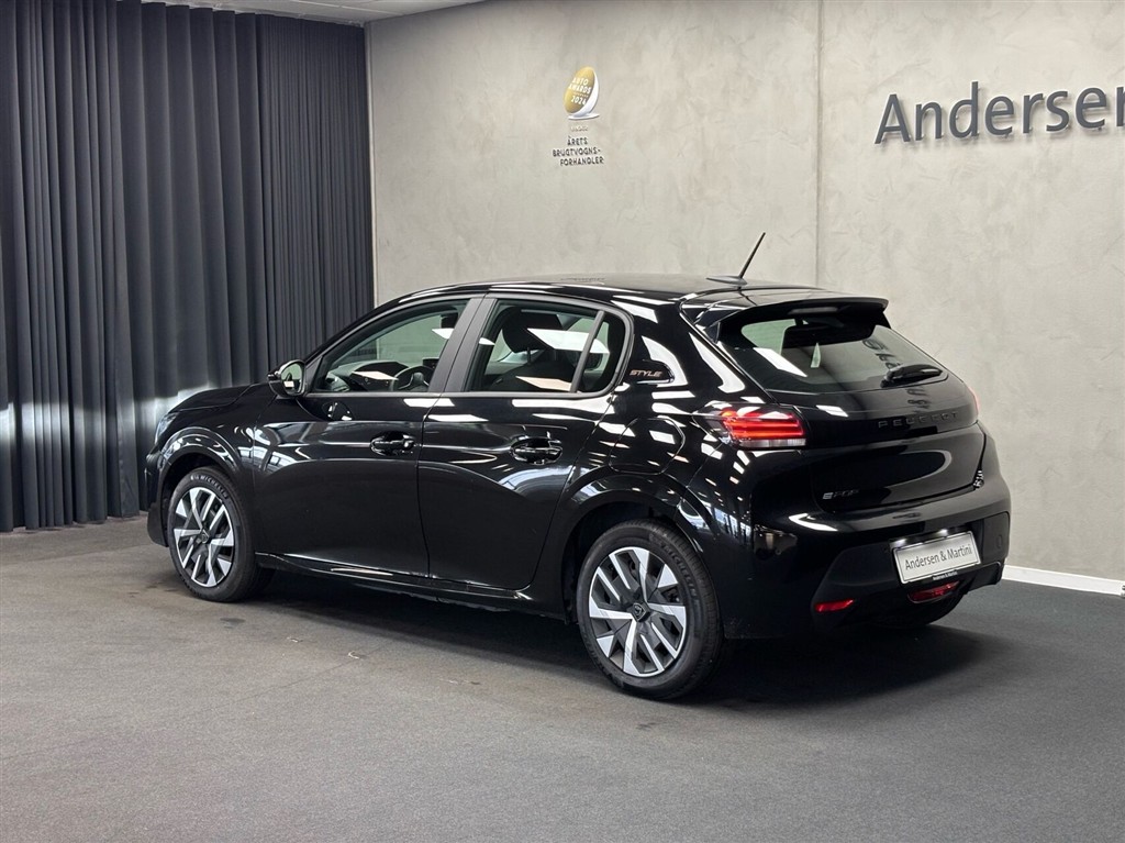 Peugeot e-208 EL Style 136HK 5d Aut. - Image 3