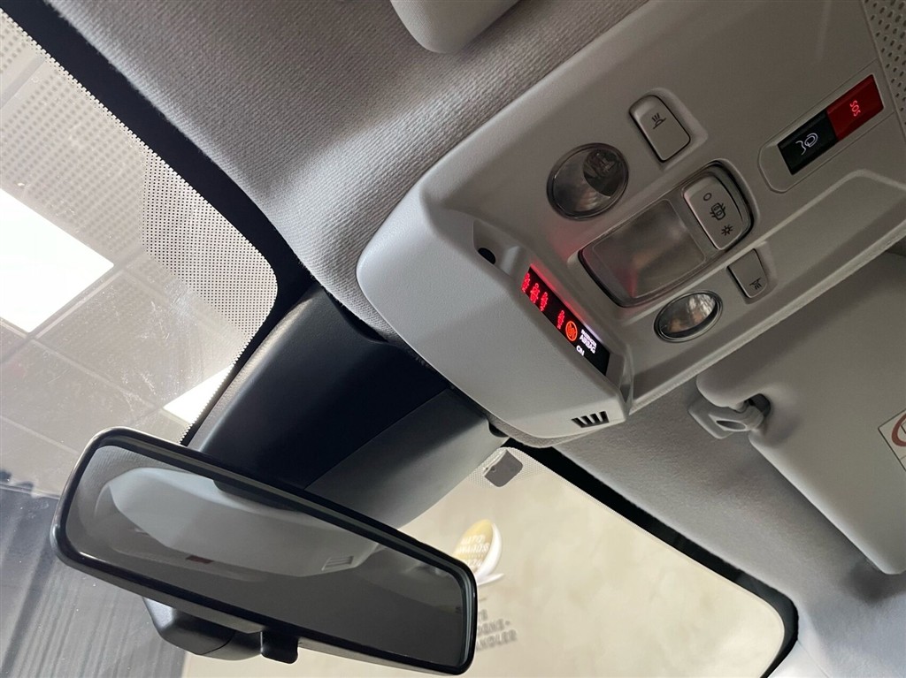 Peugeot e-208 EL Style 136HK 5d Aut. - Image 24