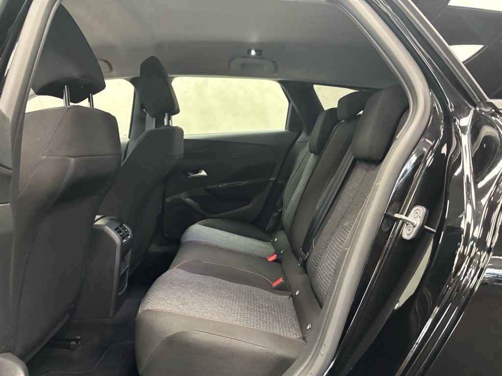 Peugeot e-308 SW EL Style 156HK Stc Aut. - Image 9