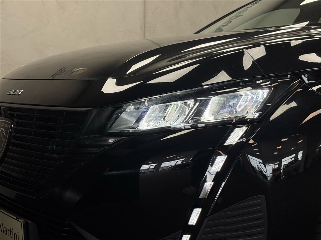 Peugeot e-308 SW EL Style 156HK Stc Aut. - Image 2