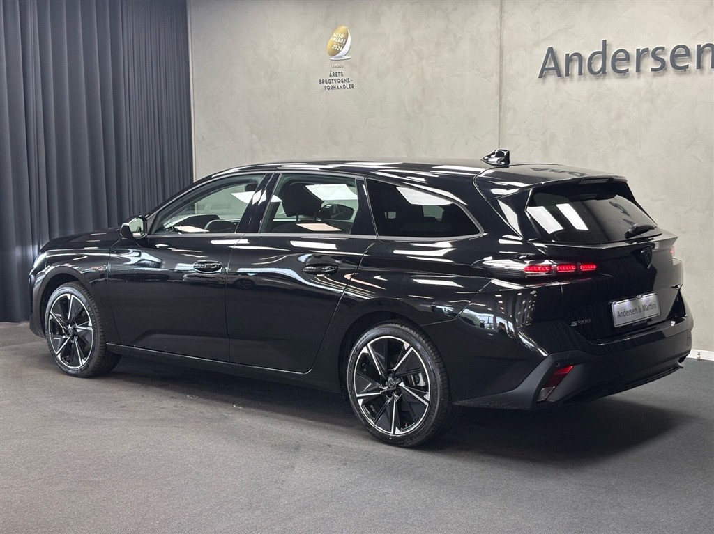 Peugeot e-308 SW EL Style 156HK Stc Aut. - Image 4