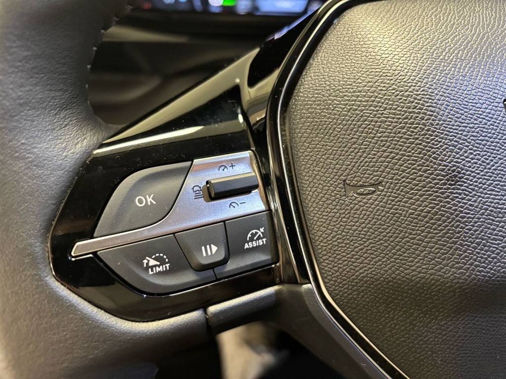 Peugeot e-308 SW EL Style 156HK Stc Aut. - Image 8