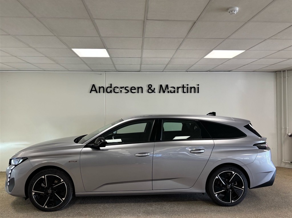 Peugeot e-308 SW EL Style 156HK Stc Aut. - Image 2