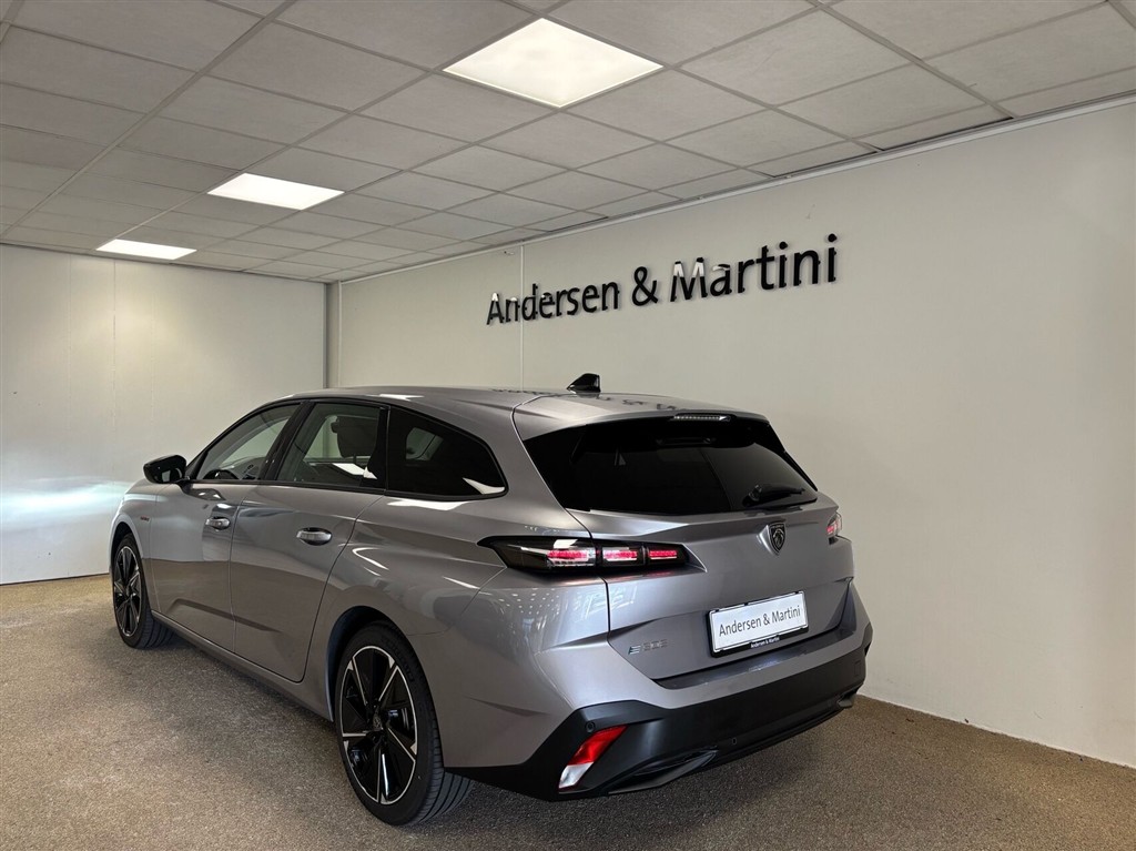 Peugeot e-308 SW EL Style 156HK Stc Aut. - Image 3