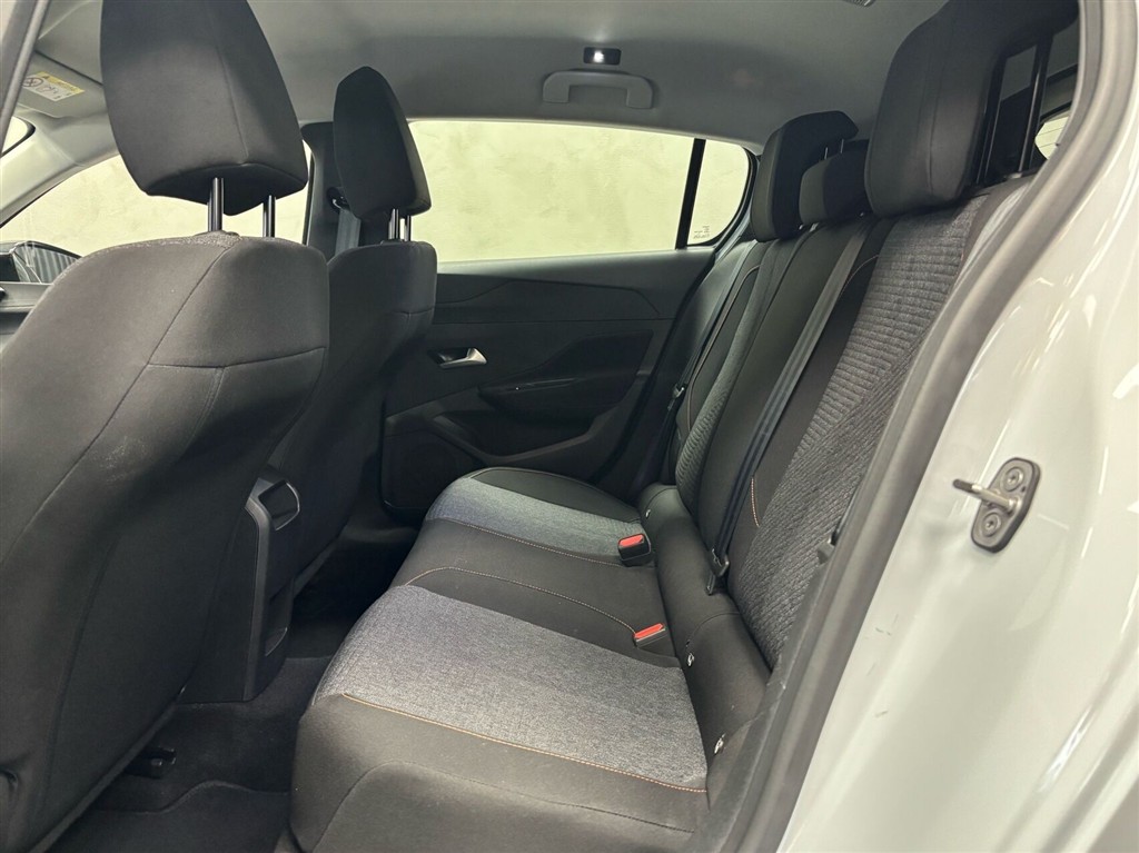 Peugeot e-308 EL Style 156HK Stc Aut. - Image 8