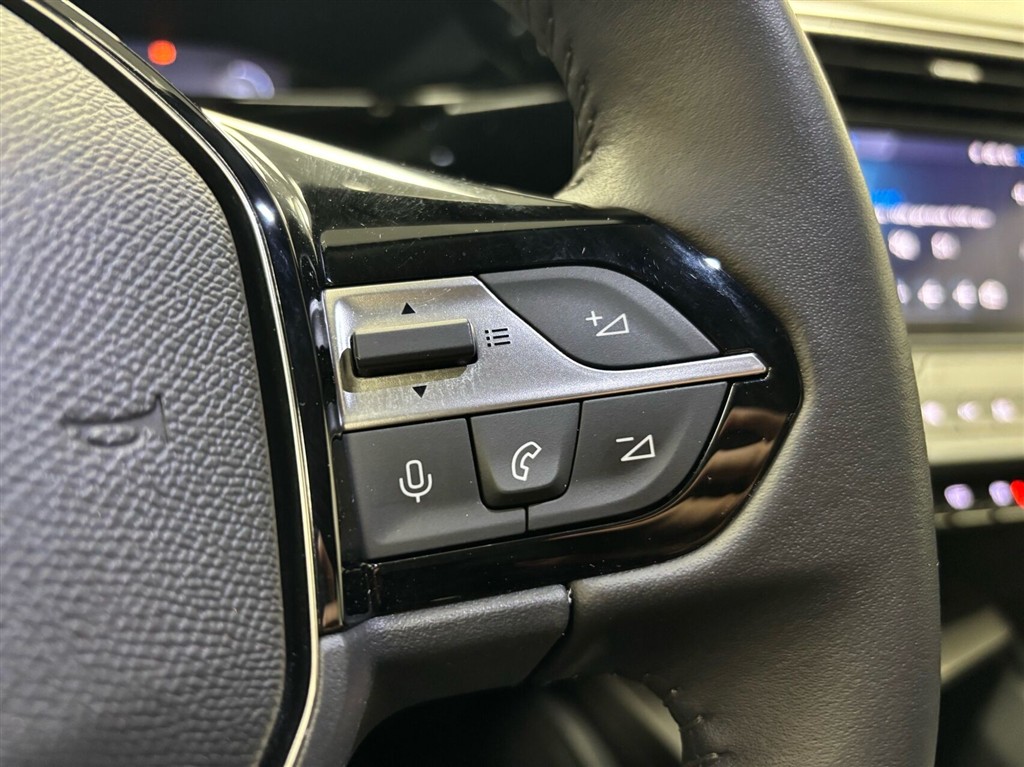 Peugeot e-308 EL Style 156HK Stc Aut. - Image 12