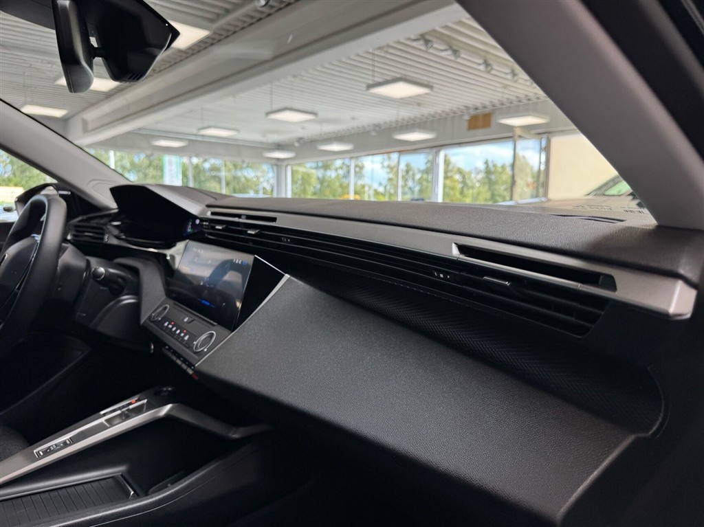 Peugeot e-308 EL Style 156HK 5d Aut. - Image 8