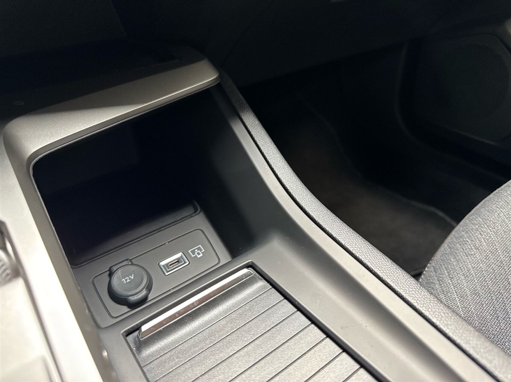 Peugeot e-308 EL Style 156HK 5d Aut. - Image 18