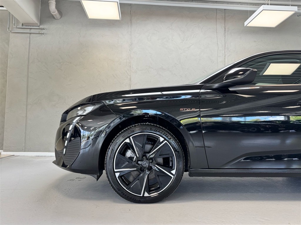Peugeot e-308 EL Style 156HK 5d Aut. - Image 4