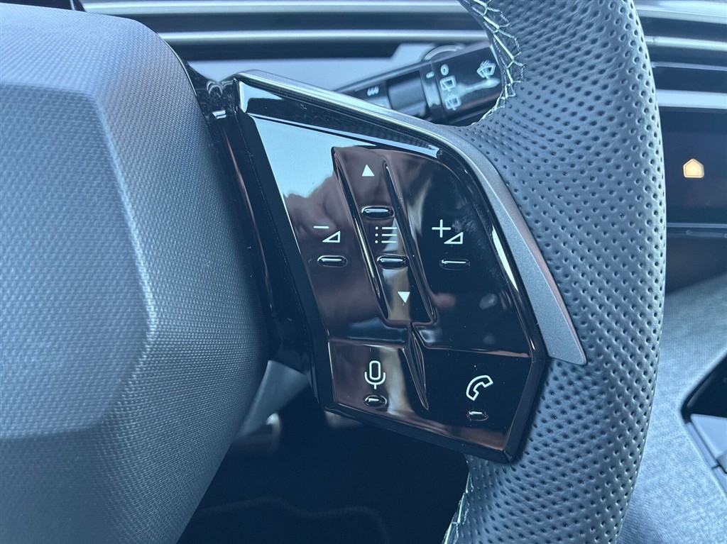 Peugeot e-5008 EL GT 210HK 5d Aut. - Image 18