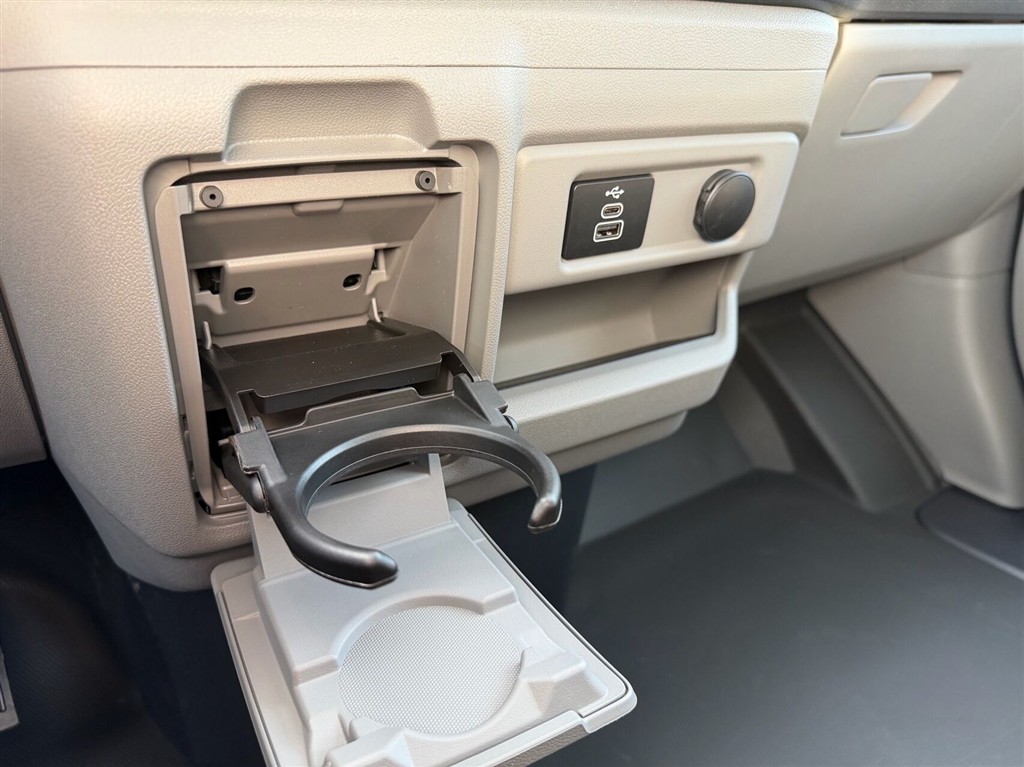 Ford E-Transit Custom 320 L1H1 EL Trend 136HK Van Aut. - Image 17