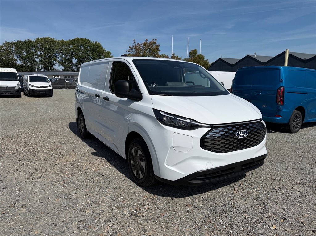 Ford E-Transit Custom 320 L1H1 EL Trend 136HK Van Aut. - Image 3