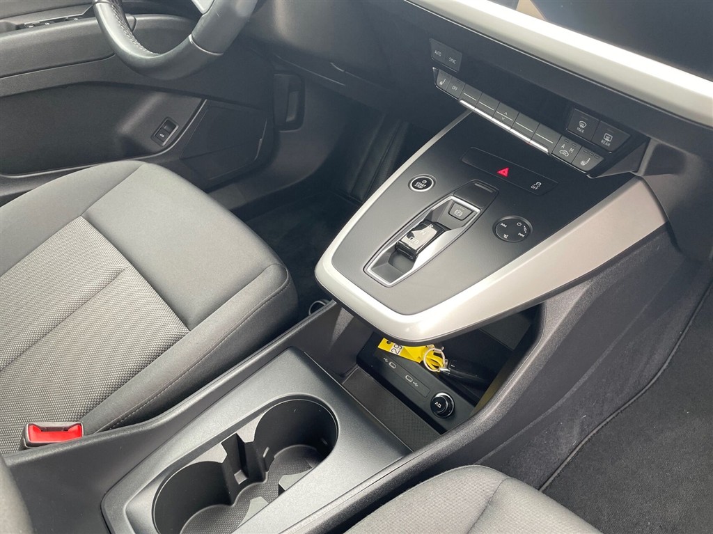 Audi Q4 45 E-tron Attitude 286HK 5d Aut. - Image 15