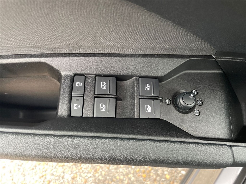 Audi Q4 45 E-tron Attitude 286HK 5d Aut. - Image 16