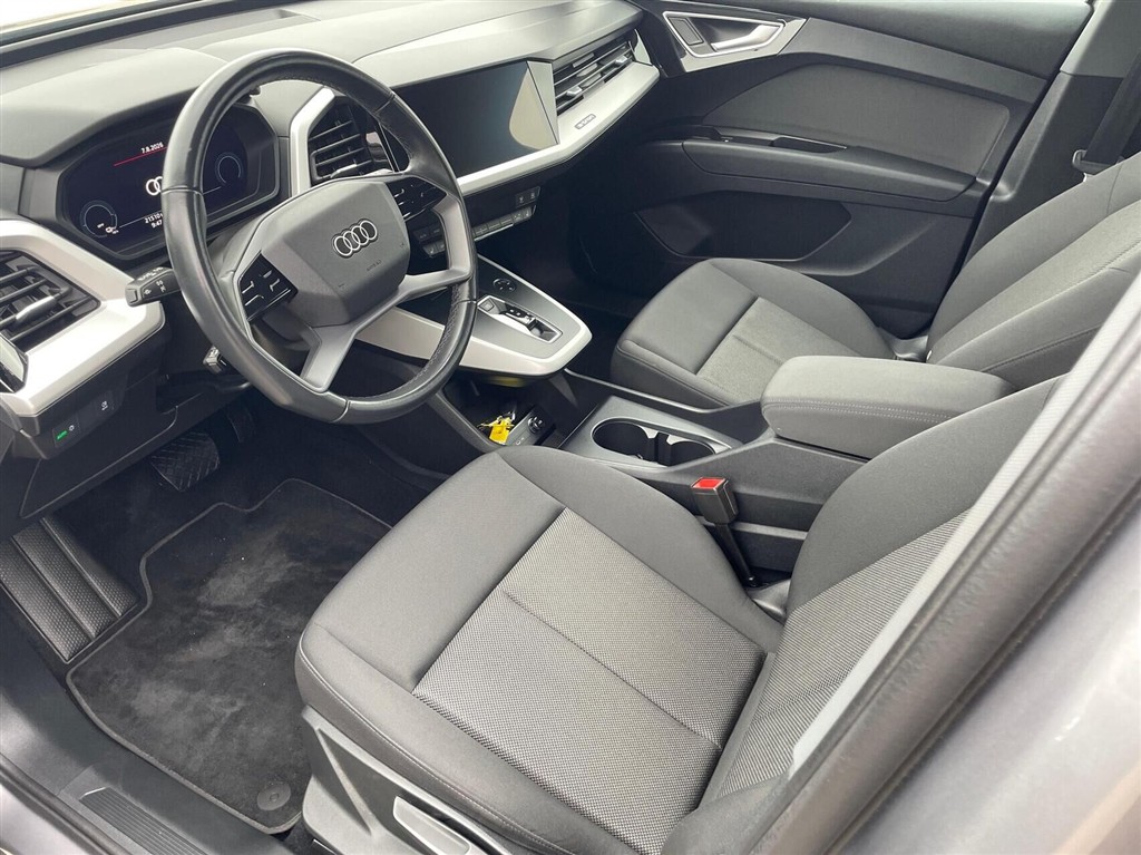 Audi Q4 45 E-tron Attitude 286HK 5d Aut. - Image 3