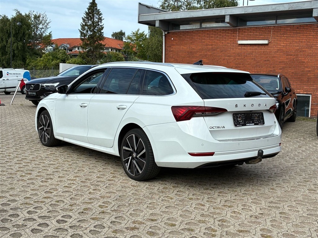 Skoda Octavia Combi 1,4 TSI Plugin-hybrid iV Plus iV DSG 204HK Stc 6g Aut. - Image 2