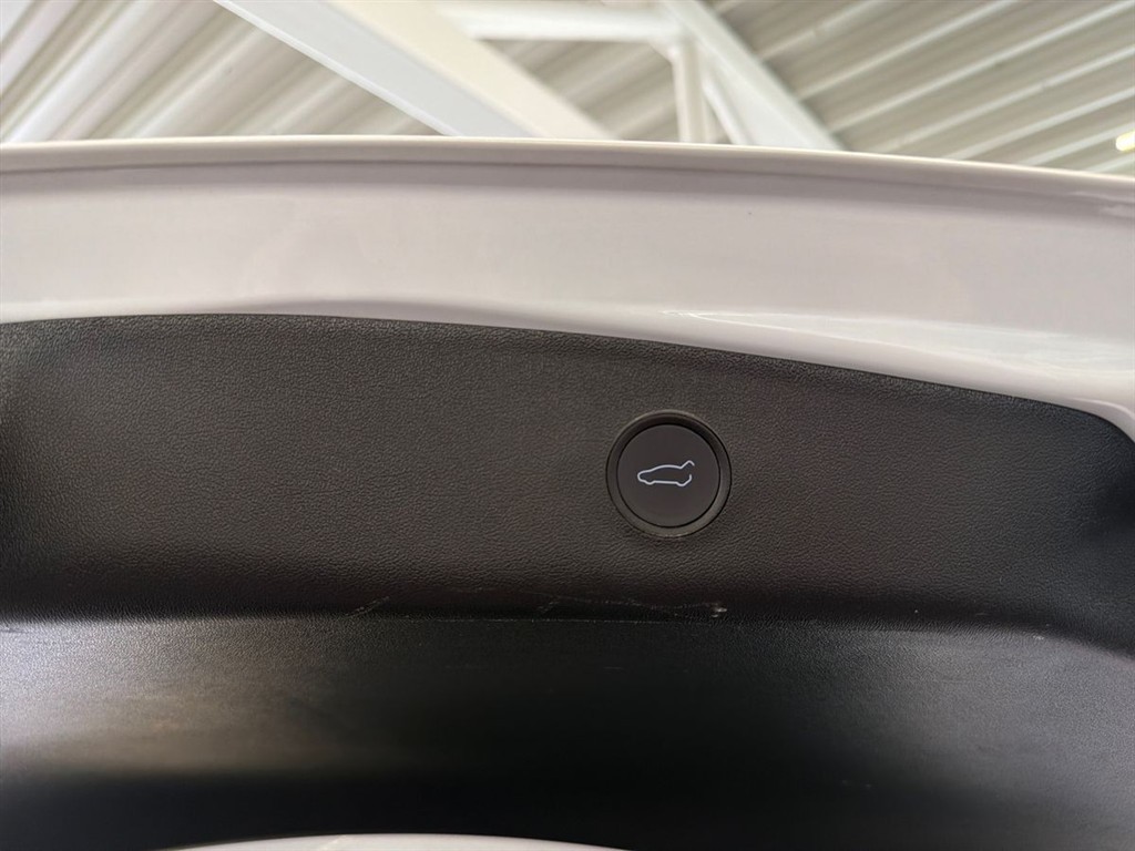 Tesla Model 3 EL 283HK Aut. - Image 18