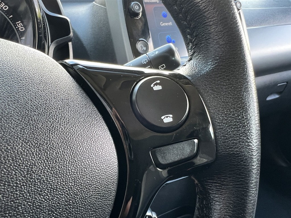 Toyota Aygo 1,0 VVT-I X-plore DAB+ 72HK 5d - Image 17
