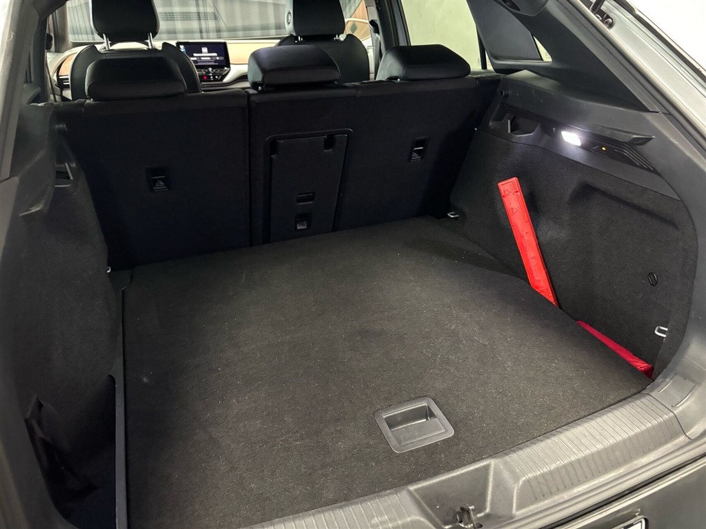 VW ID.4 EL Pro Performance 204HK 5d Aut. - Image 6