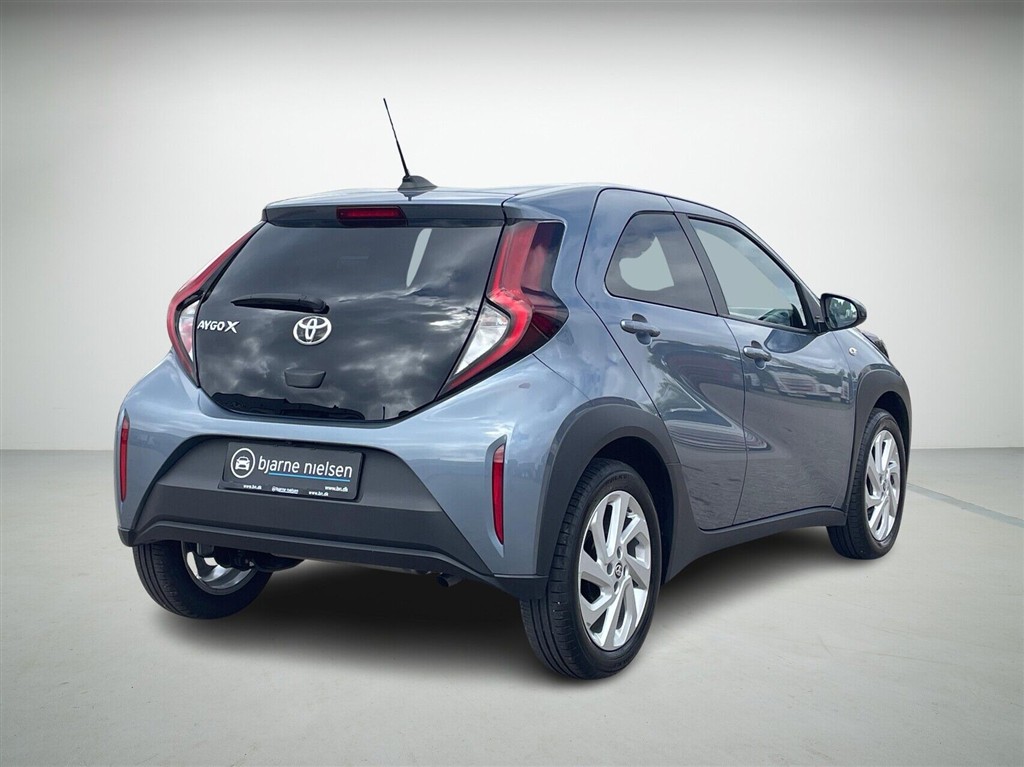 Toyota Aygo X 1,0 VVT-I Active 72HK 5d - Image 2