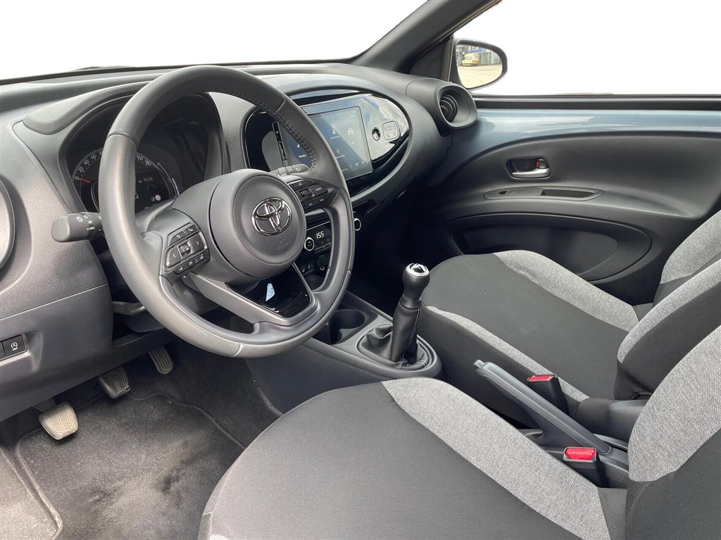 Toyota Aygo X 1,0 VVT-I Active 72HK 5d - Image 3