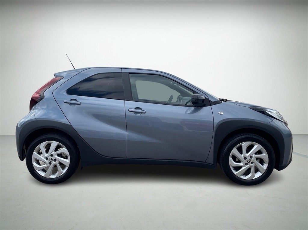 Toyota Aygo X 1,0 VVT-I Active 72HK 5d - Image 5