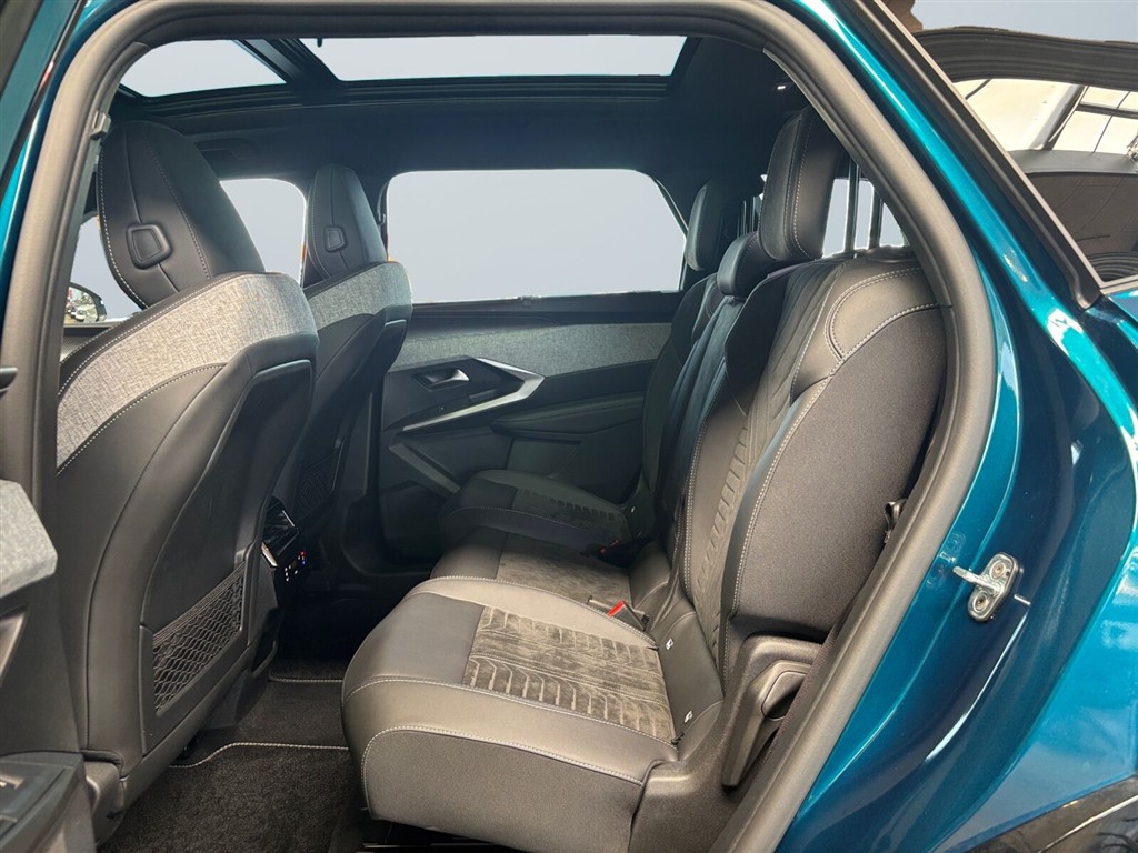 Peugeot e-5008 EL GT Pack 210HK 5d Aut. - Image 15