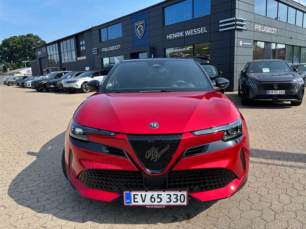 Alfa Romeo Junior 54 kWh 156hk - Image 2