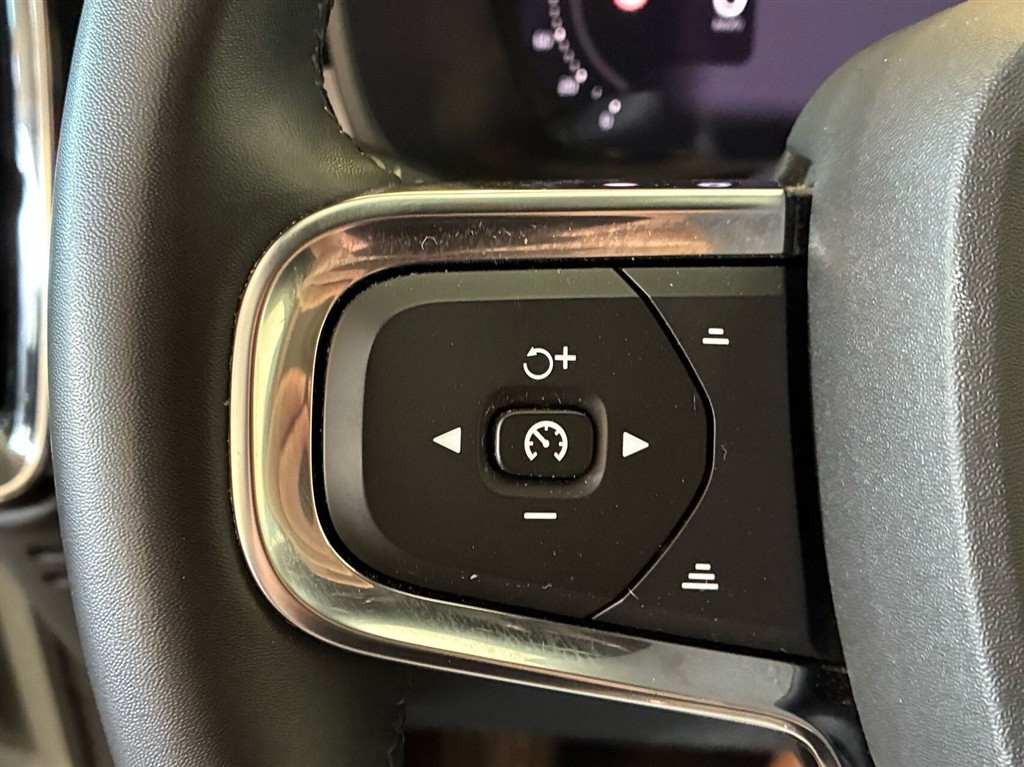 Volvo XC40 Recharge Extended Range Plus 252HK 5d Aut. - Image 6