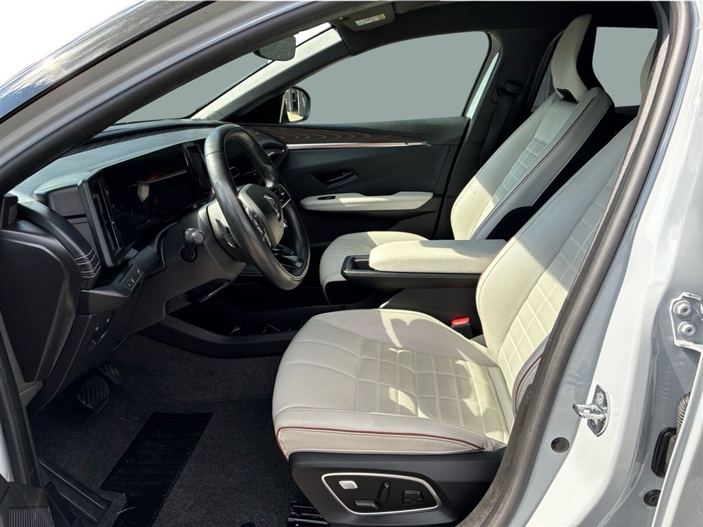 Renault Mégane E-TECH Iconic 220HK 5d Aut. - Image 11