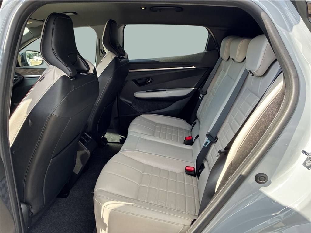Renault Mégane E-TECH Iconic 220HK 5d Aut. - Image 12