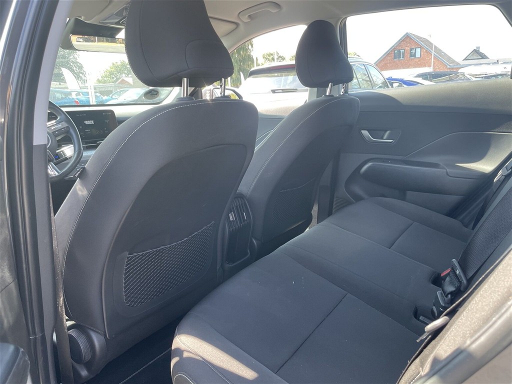 Hyundai Kona Electric 65,4 kWh Essential Long Range 217HK 5d Aut. - Image 6