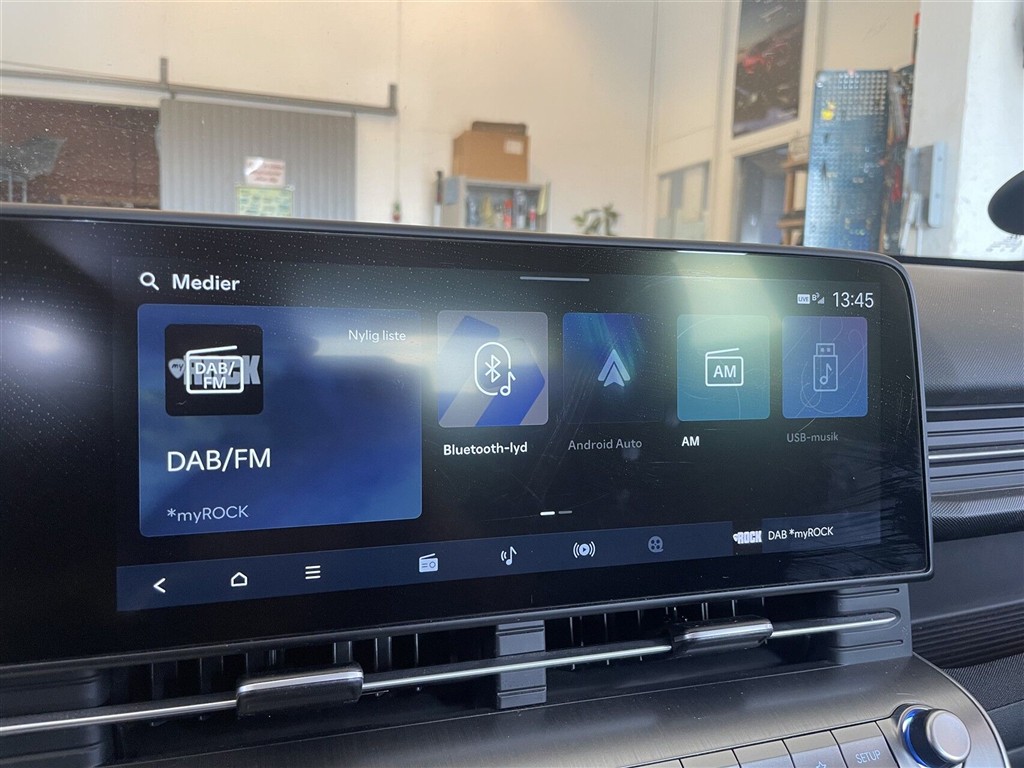 Hyundai Kona Electric 65,4 kWh Essential Long Range 217HK 5d Aut. - Image 14