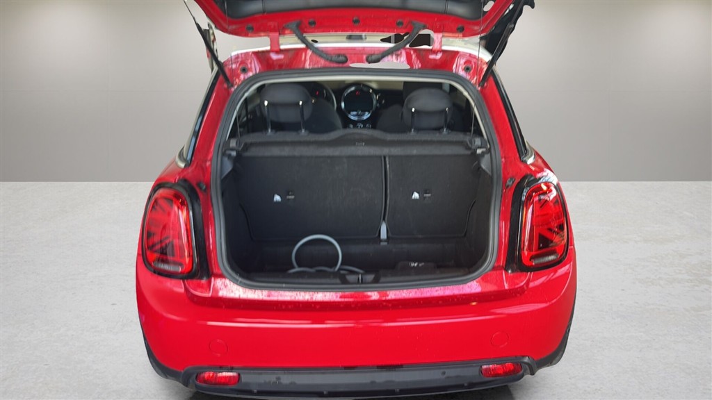 Mini Cooper SE EL Essential 184HK 3d Aut. - Image 6