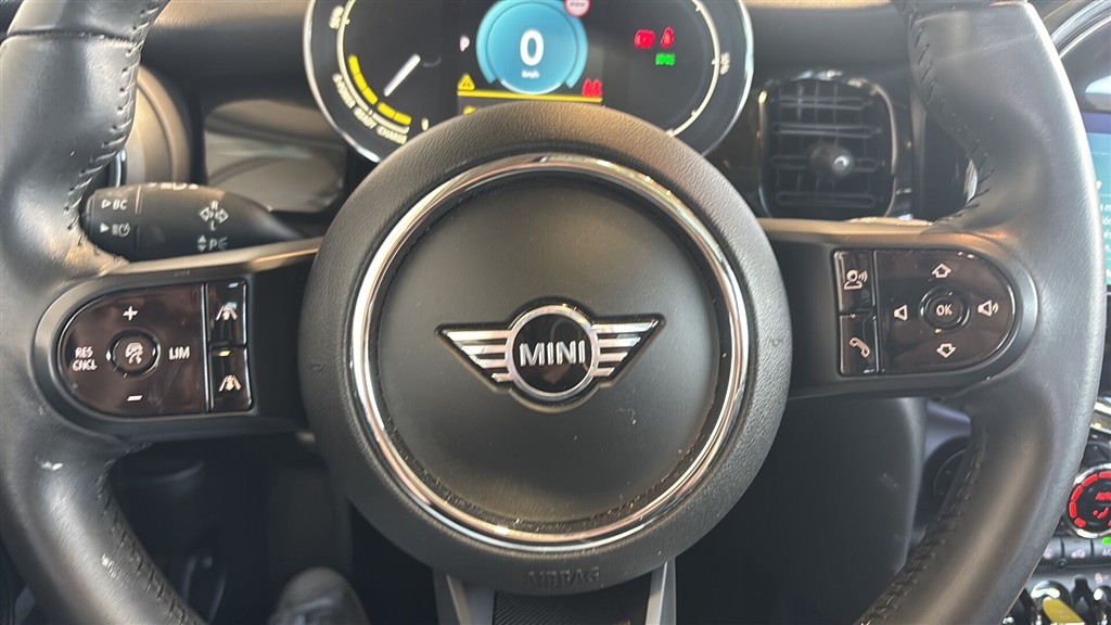 Mini Cooper SE EL Essential 184HK 3d Aut. - Image 13