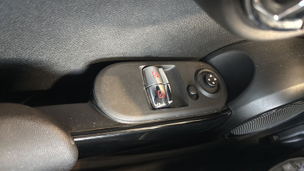 Mini Cooper SE EL Essential 184HK 3d Aut. - Image 16