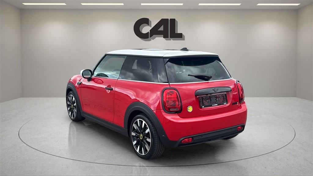 Mini Cooper SE EL Essential 184HK 3d Aut. - Image 5