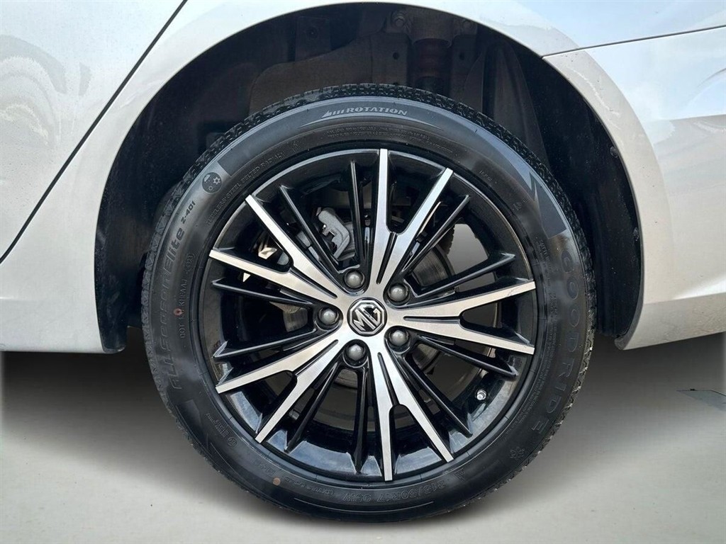 MG MG5 Electric EL Standard Range Luxury 177HK Stc Aut. - Image 3
