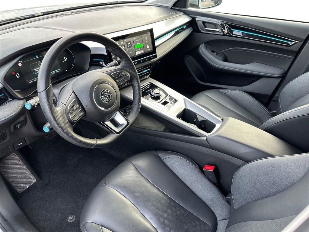 MG MG5 Electric EL Standard Range Luxury 177HK Stc Aut. - Image 4