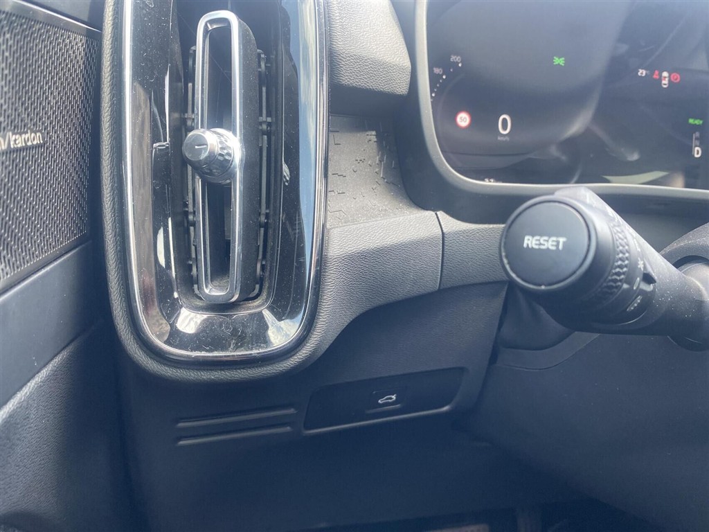 Volvo C40 Recharge Extended Range Ultimate 252HK 5d Aut. - Image 20