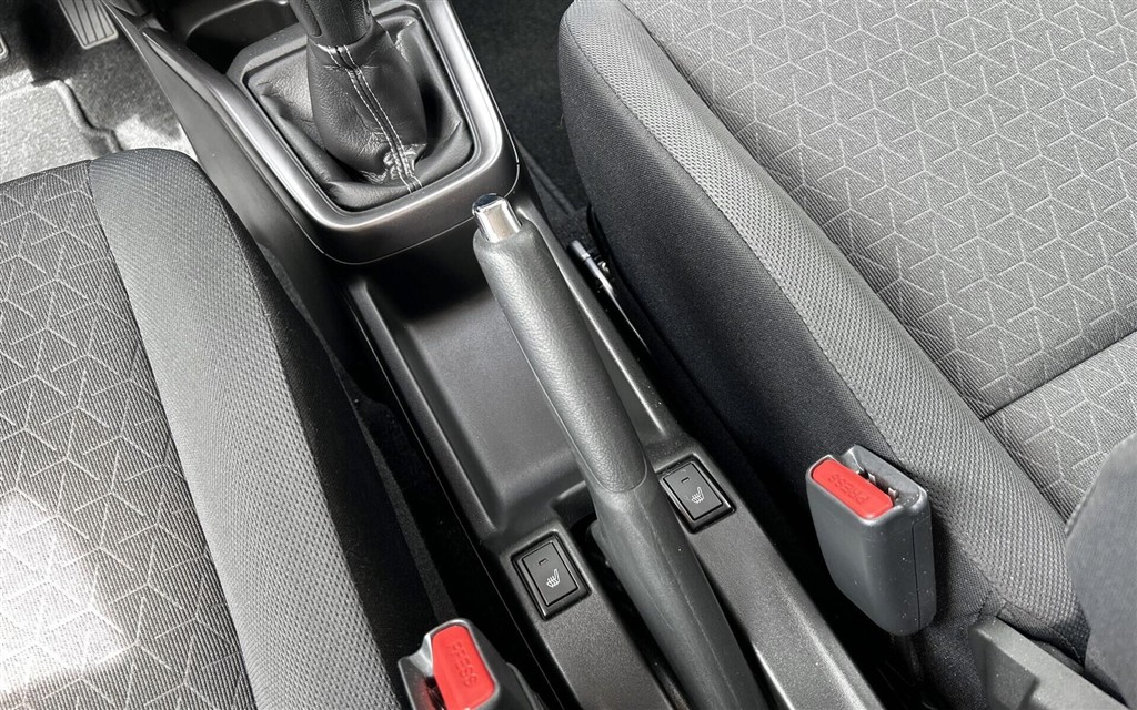 Suzuki Swift 1,2 Desire 82HK 5d - Image 18
